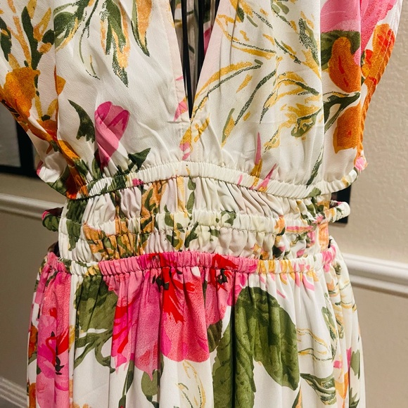 Floral Maxi Dress with Pink and Orange Accents - Picture 4 of 11